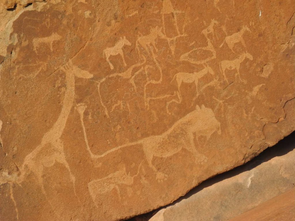 felsgravur-loewenmann-in-twyfelfontein-damaraland-namivia Felsgravur Löwenmann in Twyfelfontein, Damaraland, Namibia