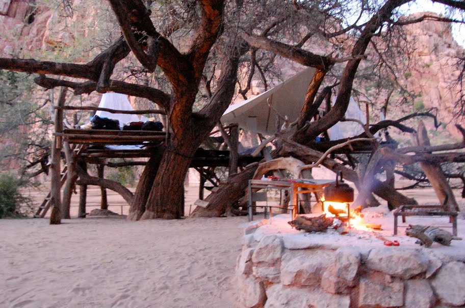 Das Basiscamp – Trekking für Wüstenelefanten Base camp - volunteering for desert elephants in Namibia