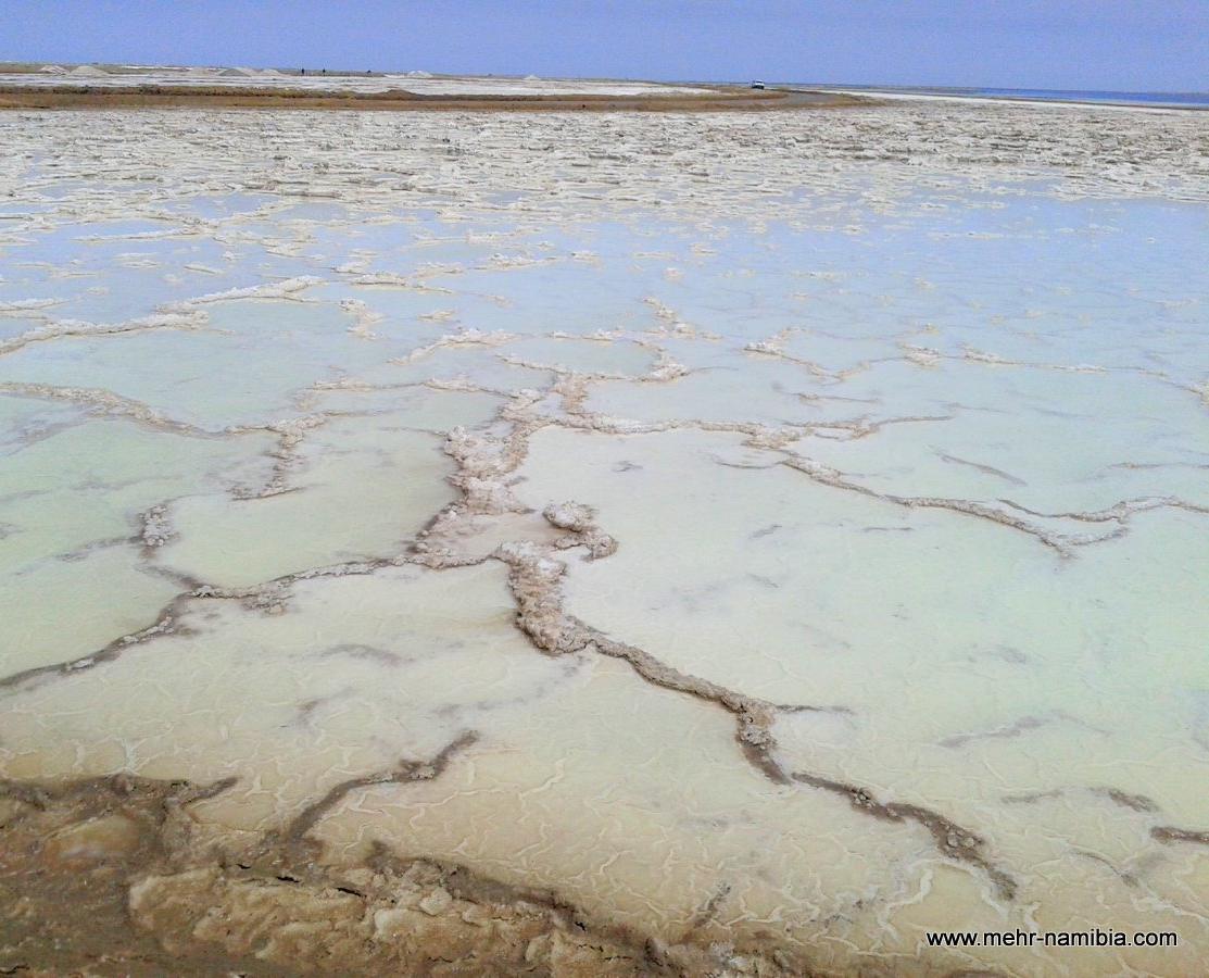 Salzbecken in den Salzwerken von Walvis Bay