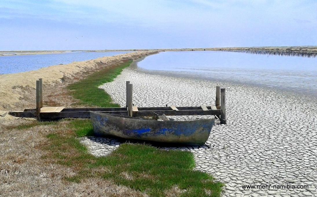 Boot liegt auf dem Trockenen Boot liegt auf dem Trockenen