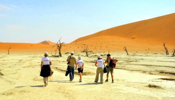 Besucher im Dead Vlei