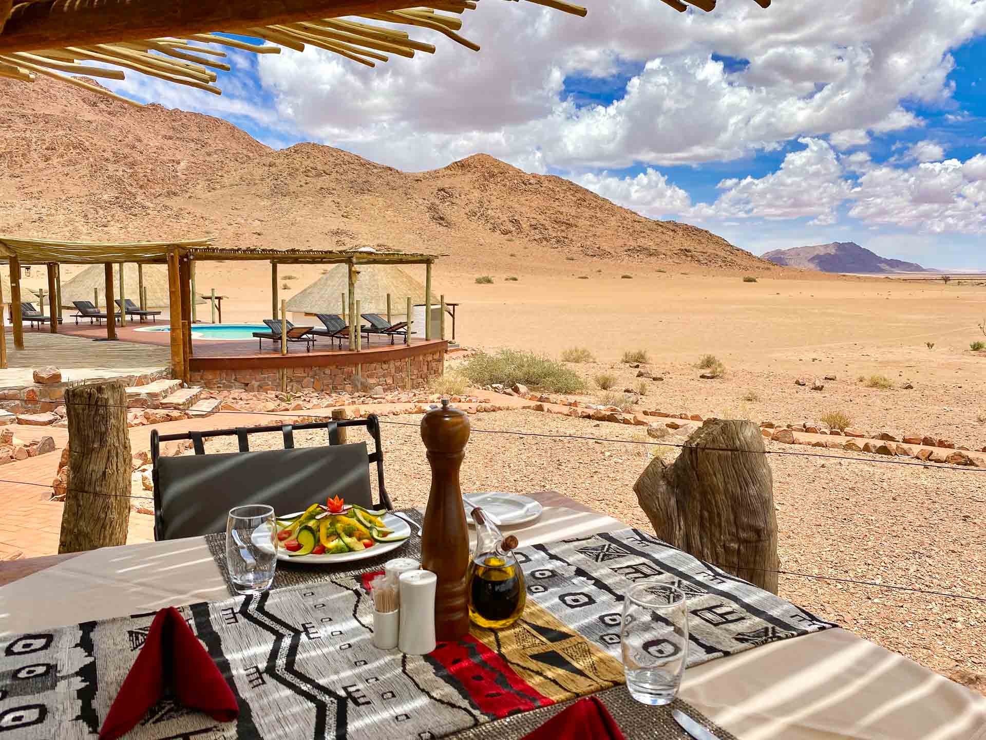 Blick vom Restaurant Lodge in der Namib Wüste